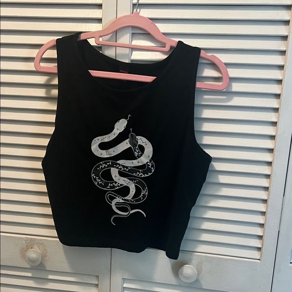 ROMWE Tops - #1462+Black Crop Top with Snake Design